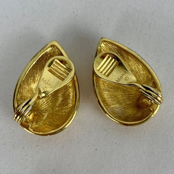 Set of 6 MONET Jewelry 4 Earrings, 1 Necklace In Gold & White Beads, 1 Brooch - Picture 13 of 13